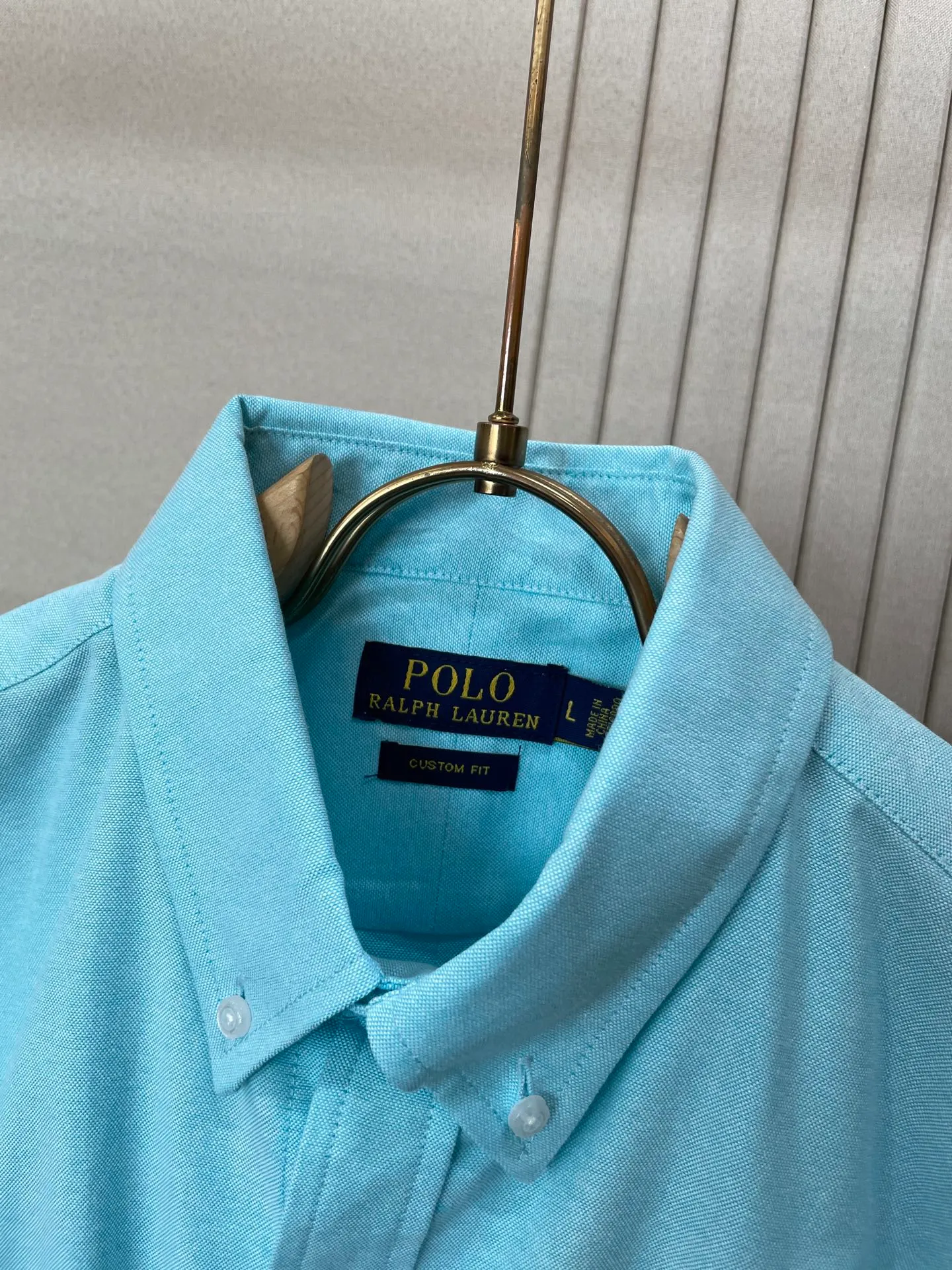 P220 🌸🌸🌸 POLO Ralph Lauren [High Quality] Classic shirt! The classic casual shirt made of pure cotton Oxford cloth has a unique design. It has a simple, clean and classic silhouette design. It is a versatile style that can be switched at will. The fabric feels soft and delicate, highly breathable, and is close to the skin and comfortable to wear. It can be worn alone as an inner layer. Its versatile performance is beyond your imagination! The upper body of the ready-to-wear is simple and classic yet elegant! Size:M-XXL